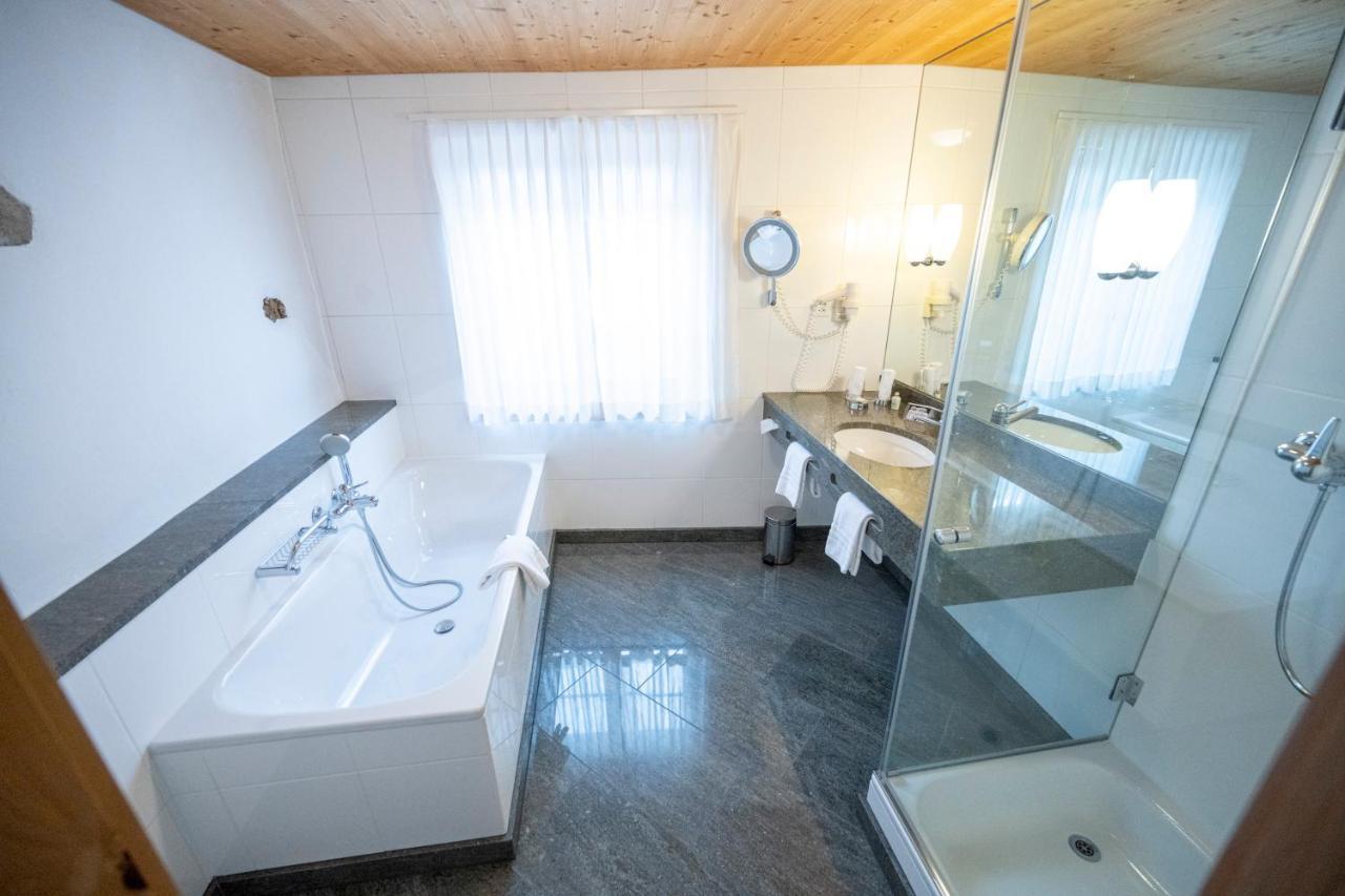 Hotel Engiadina Scuol Zewnętrze zdjęcie