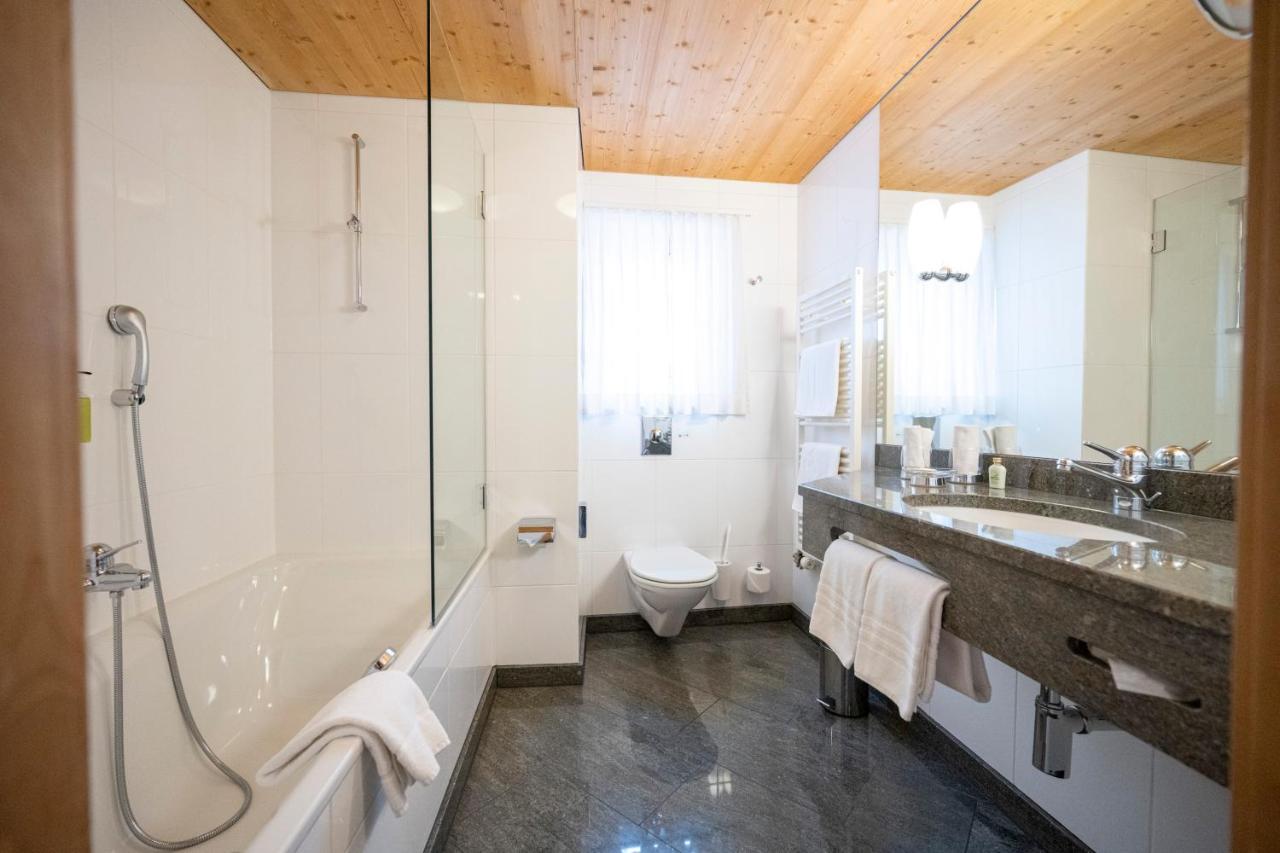 Hotel Engiadina Scuol Zewnętrze zdjęcie