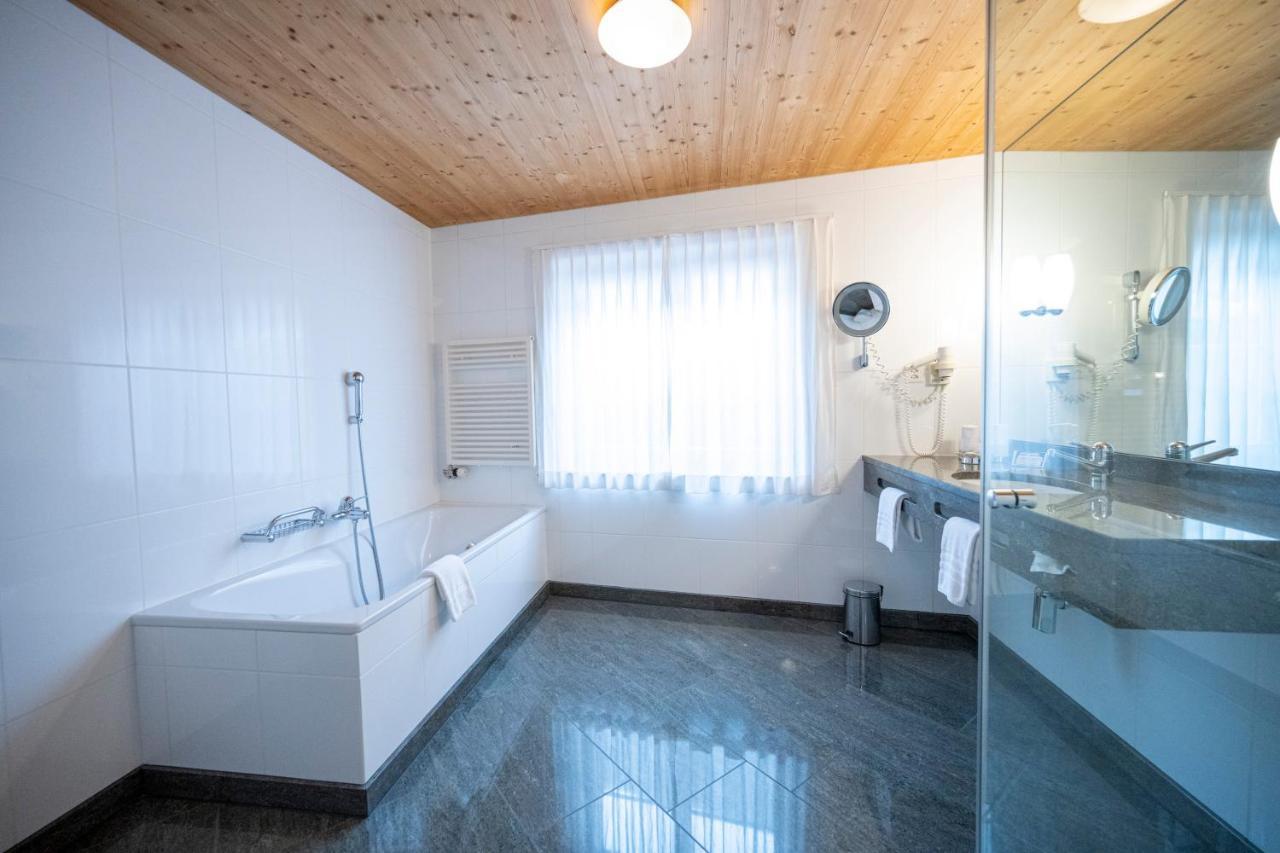 Hotel Engiadina Scuol Zewnętrze zdjęcie